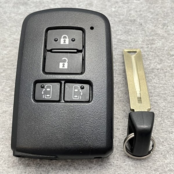 初期化済み トヨタ純正スマートキー 80系 後期 VOXY ノア 231451-0120