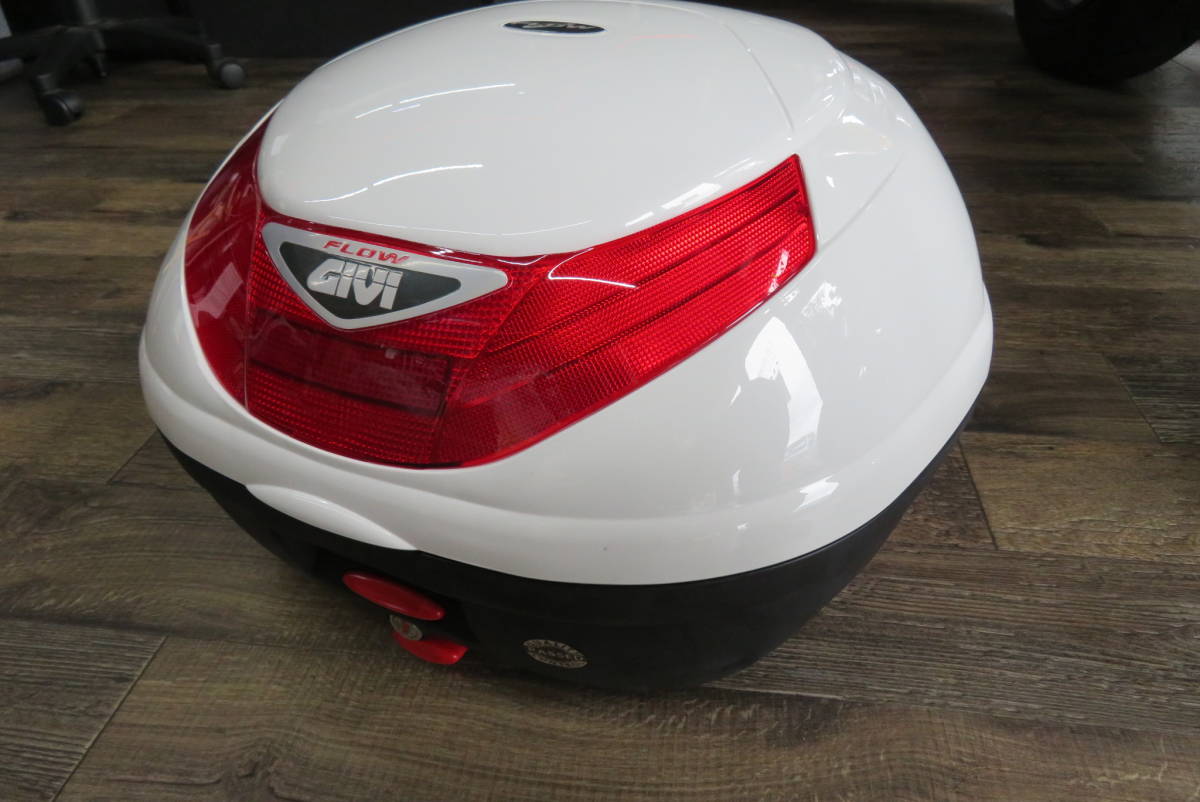GIVI E350 パールホワイト トップケース GIVI E350 パールホワイト トップケース
