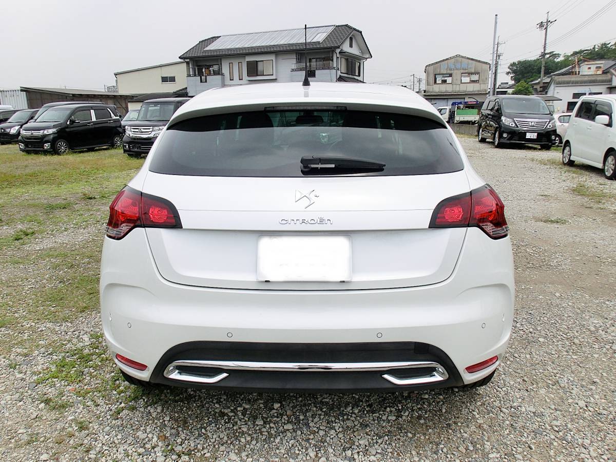シトロエン - DS4 価格.com 2026年最新Yahoo!オークション 車検残ありの中古車一覧｜中古車検索 6ATモデル 試乗レポート／大谷達也(1&frasl;2)|徹底検証 「シトロエン」の中古車・新車一覧 試乗レポート／松田秀士(1&frasl;4)|徹底検証2011年新型 DS4（シトロエン）の中古車を探すカーセンサー DS4(シトロエン)車検費用｜車検の相場を知るなら楽天Car ＤＳ４（シトロエン）シック（2013年7月）｜カタログから中古車を探す DS4は、待望の6速ATを搭載して洗練度を 10年ひと昔の新車シトロエン webCG