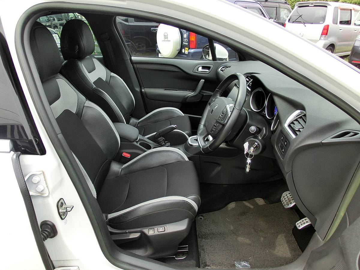 シトロエン - DS4 価格.com 2026年最新Yahoo!オークション 車検残ありの中古車一覧｜中古車検索 6ATモデル 試乗レポート／大谷達也(1&frasl;2)|徹底検証 「シトロエン」の中古車・新車一覧 試乗レポート／松田秀士(1&frasl;4)|徹底検証2011年新型 DS4（シトロエン）の中古車を探すカーセンサー DS4(シトロエン)車検費用｜車検の相場を知るなら楽天Car ＤＳ４（シトロエン）シック（2013年7月）｜カタログから中古車を探す DS4は、待望の6速ATを搭載して洗練度を 10年ひと昔の新車シトロエン webCG