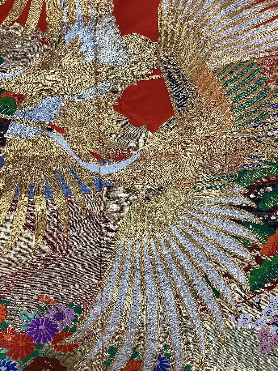 色打掛 結婚式 花嫁衣裳 婚礼衣装 2-3 刺繍 鶴 ☆mk-0002 赤 きもの 結婚式準備 – レンタル 和装 十二単風糸巻文 結婚式の色打掛・花嫁用着物|赤×黒のグラデ地に金の松と鶴・十二単風
