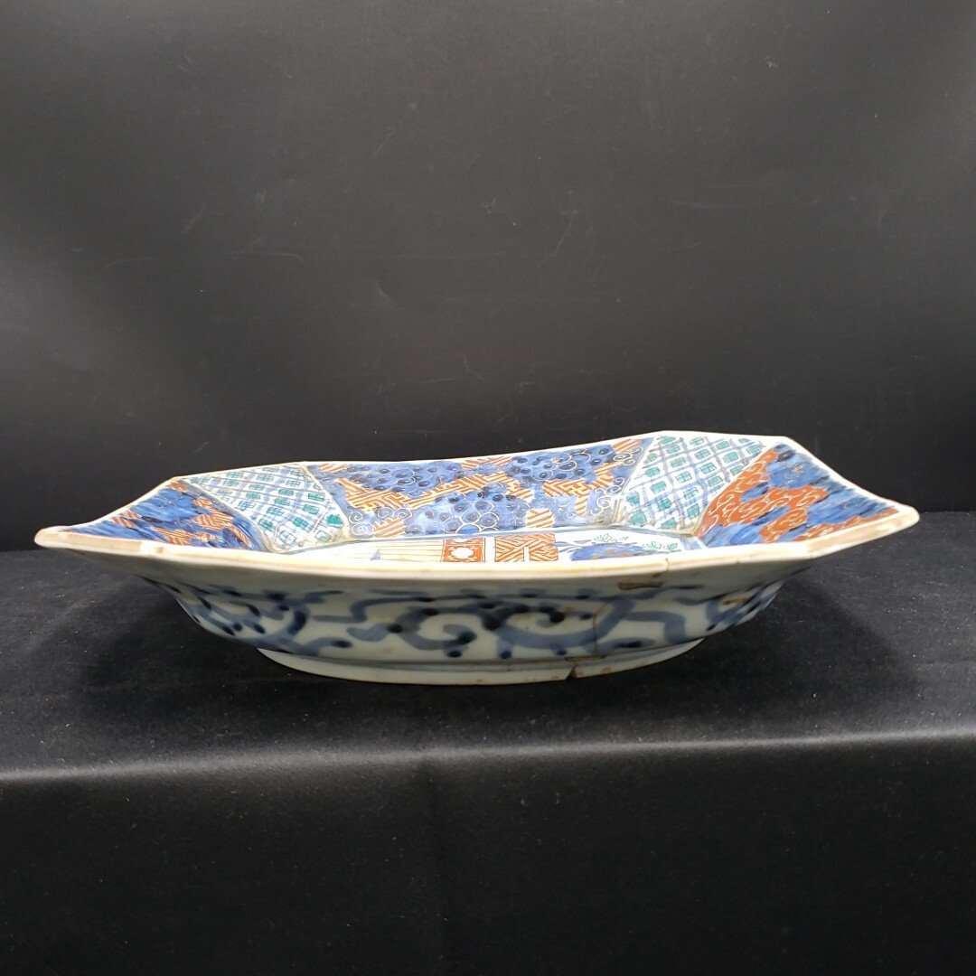 大皿 玩 銘有り 23.5cm 角皿 飾皿 古伊万里 ？ 色絵 金彩 青 赤 花