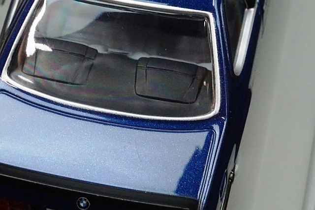 ミニチャンプス PMA 1/43 BMW M 635 CSI 1984-1989 ブルー ディーラー