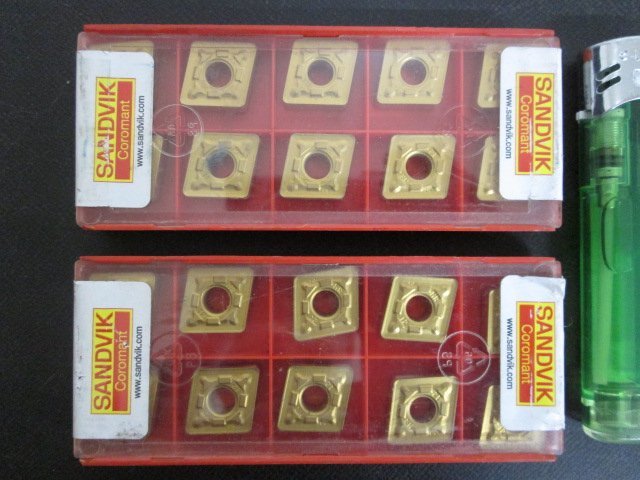 U526□SANDVIK(サンドビック) チップ / CNMG 12 04 12-MR / 433-MR