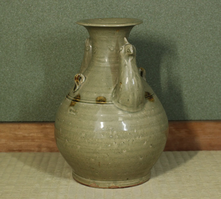 秘蔵品 越州窯飛青磁鶏耳花入・宋時代(宋)|売買されたオークション 秘蔵品 越州窯飛青磁鶏耳花入・宋時代(宋)|売買されたオークション