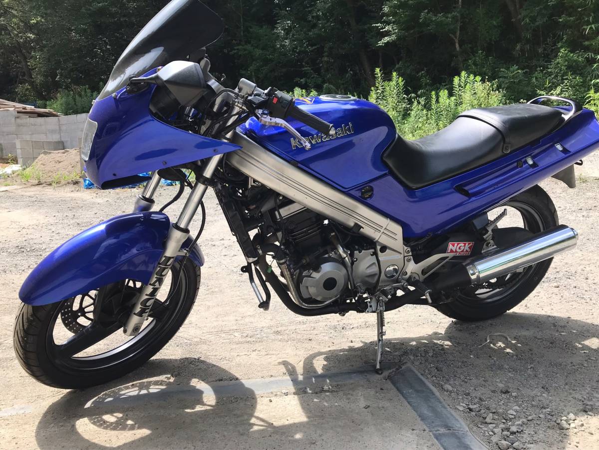 ①カワサキZZR250【フロントフェンダー】 パーツ カウル、フェンダー