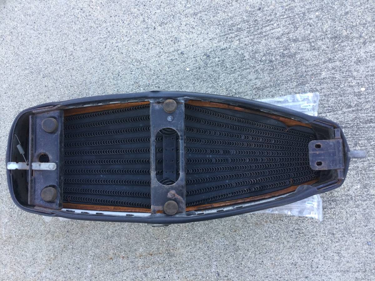 ベスパ スモール純正シート 中古品 難あり 送料無料 Vespa 50s 100 125