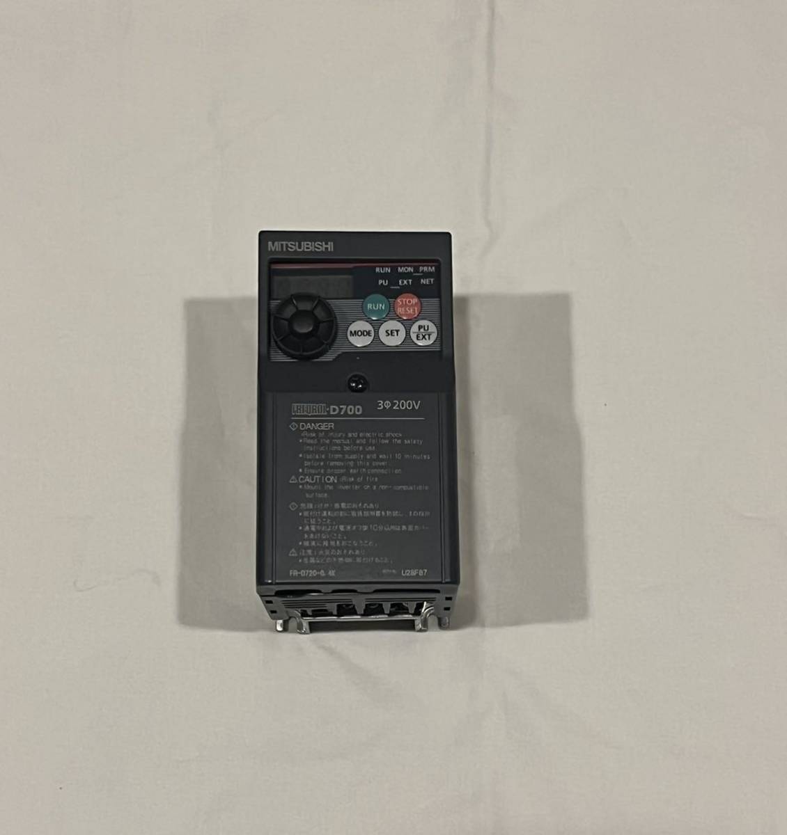 中古品】 【動作確認済】三菱電機 インバータ FR-E720-0.4K 三菱電機