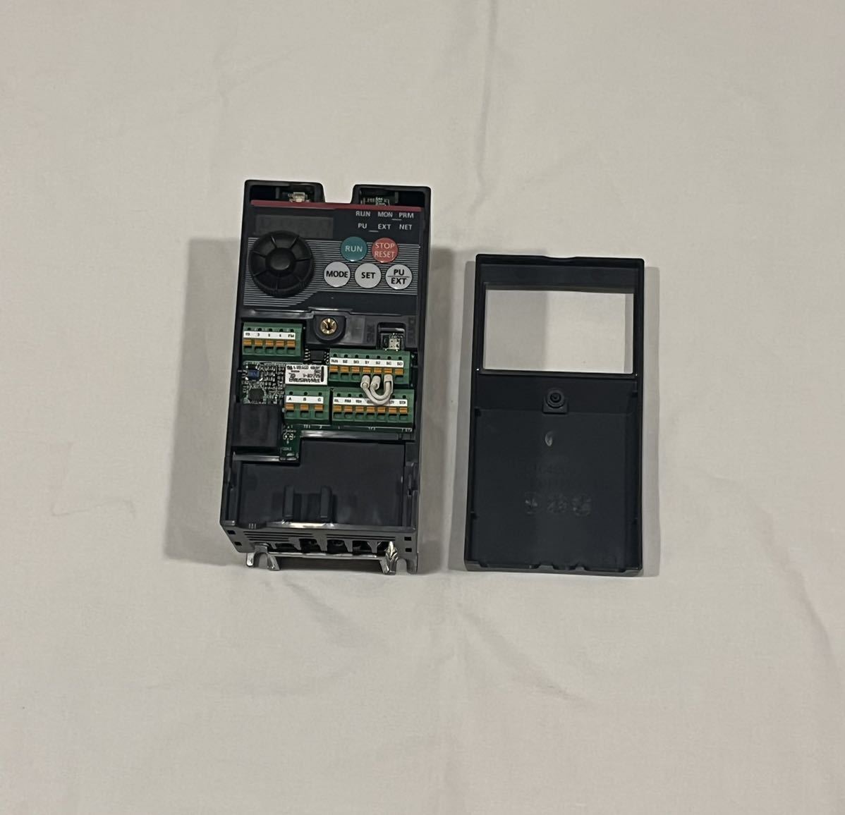 中古品】 【動作確認済】三菱電機 インバータ FR-E720-0.4K 三菱電機