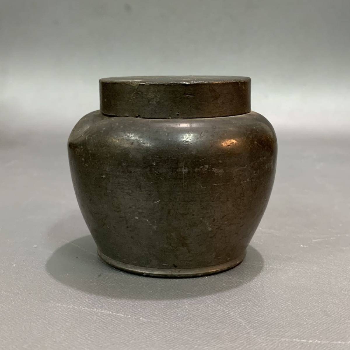 大阪直営店 荷34) 時代 古錫 茶入 茶器 煎茶道具 古玩 大阪直営店 荷34) 時代 古錫 茶入 茶器 煎茶道具 古玩