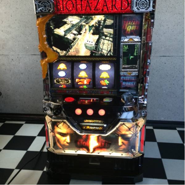バイオハザード5 実機 コイン不要機付 バイオハザード5 エンターライズ