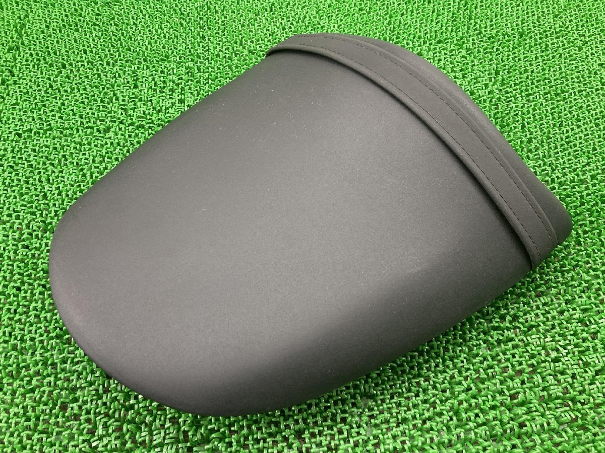 Z1000 タンデムシート 53066-1074 JKAZRCA193A010*** カワサキ 純正 中古 バイク 部品 ZRCA19 コンディション良好 破れ無し 品薄 希少品