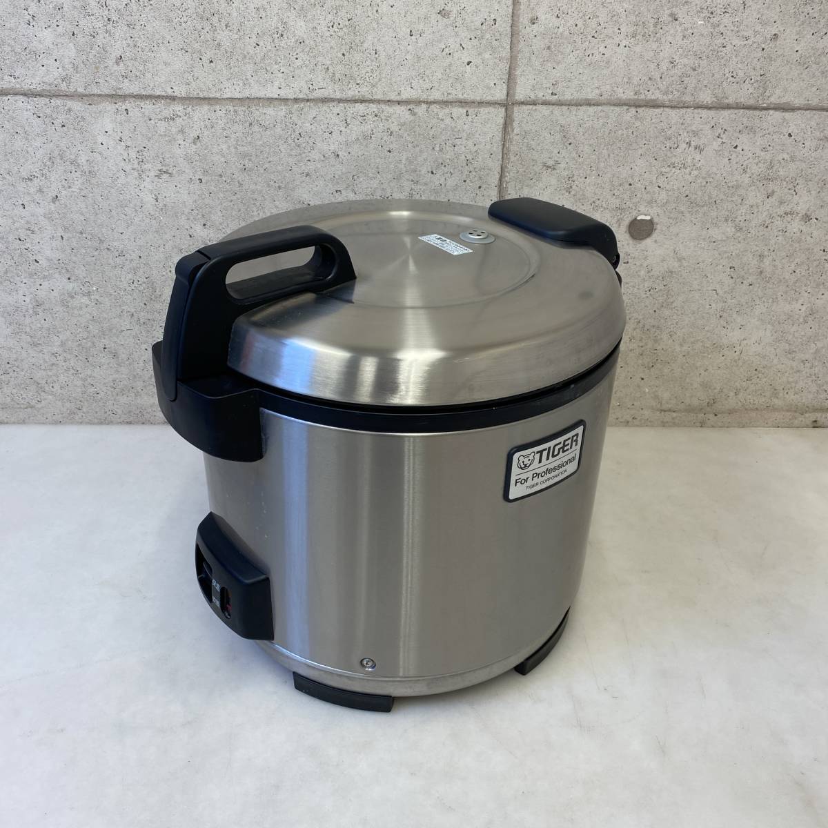 2021年製 多かろ TIGER タイガー 業務用 炊飯ジャー 2升 JNO-A360