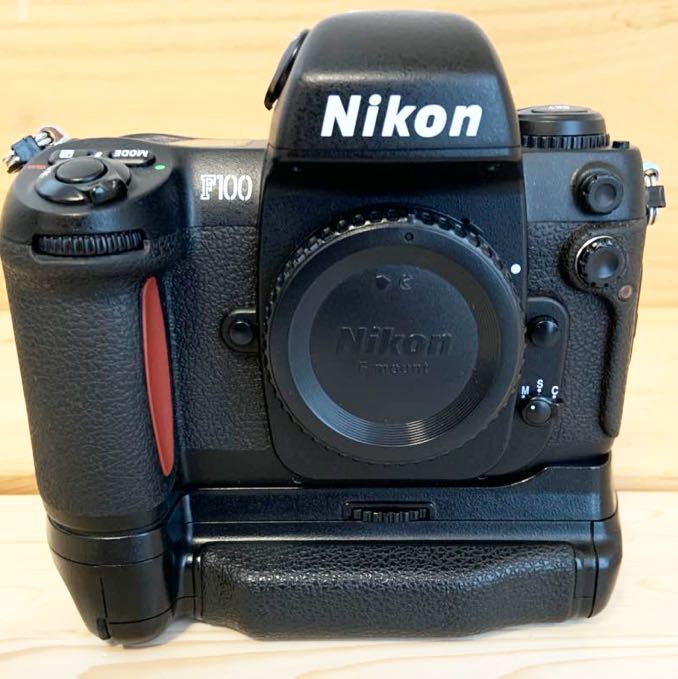 Nikon ニコン F100 MB-15グリップ・レンズ付き　 一眼レフカメラ Nikon ニコン F100 MB-15グリップ・レンズ付き 一眼レフカメラ