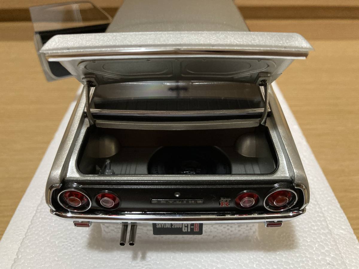 1/18 AUTOart オートアート 日産 スカイライン 2000 GT-R KPGC110 Silver