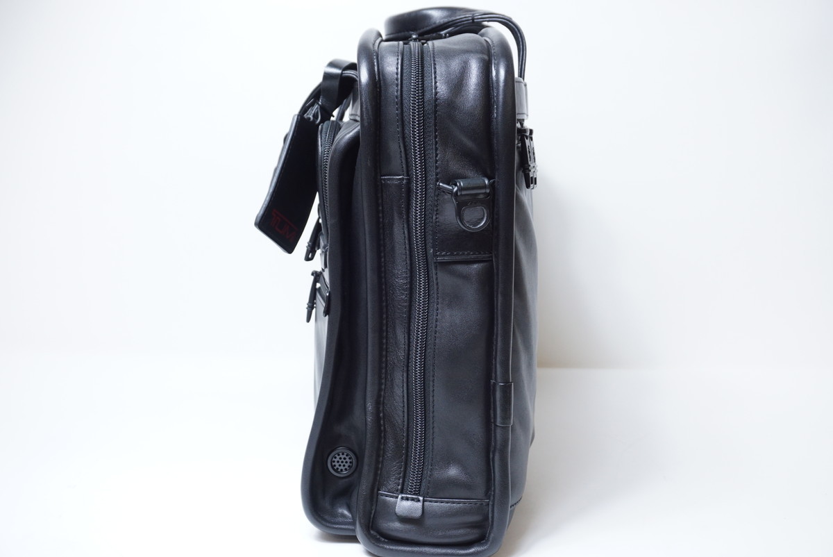 美品 TUMI トゥミ アルファ2ラージスクリーン コンピューターブリーフ