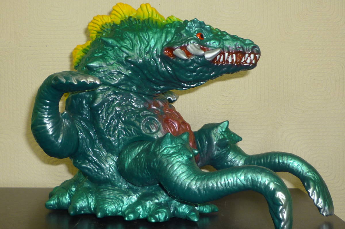 新品・M1号・【ビオランテ】世紀の大怪獣、東宝怪獣シリーズ(ソフビ 