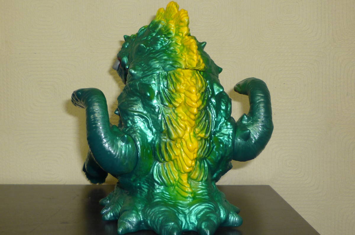 新品・M1号・【ビオランテ】世紀の大怪獣、東宝怪獣シリーズ(ソフビ 