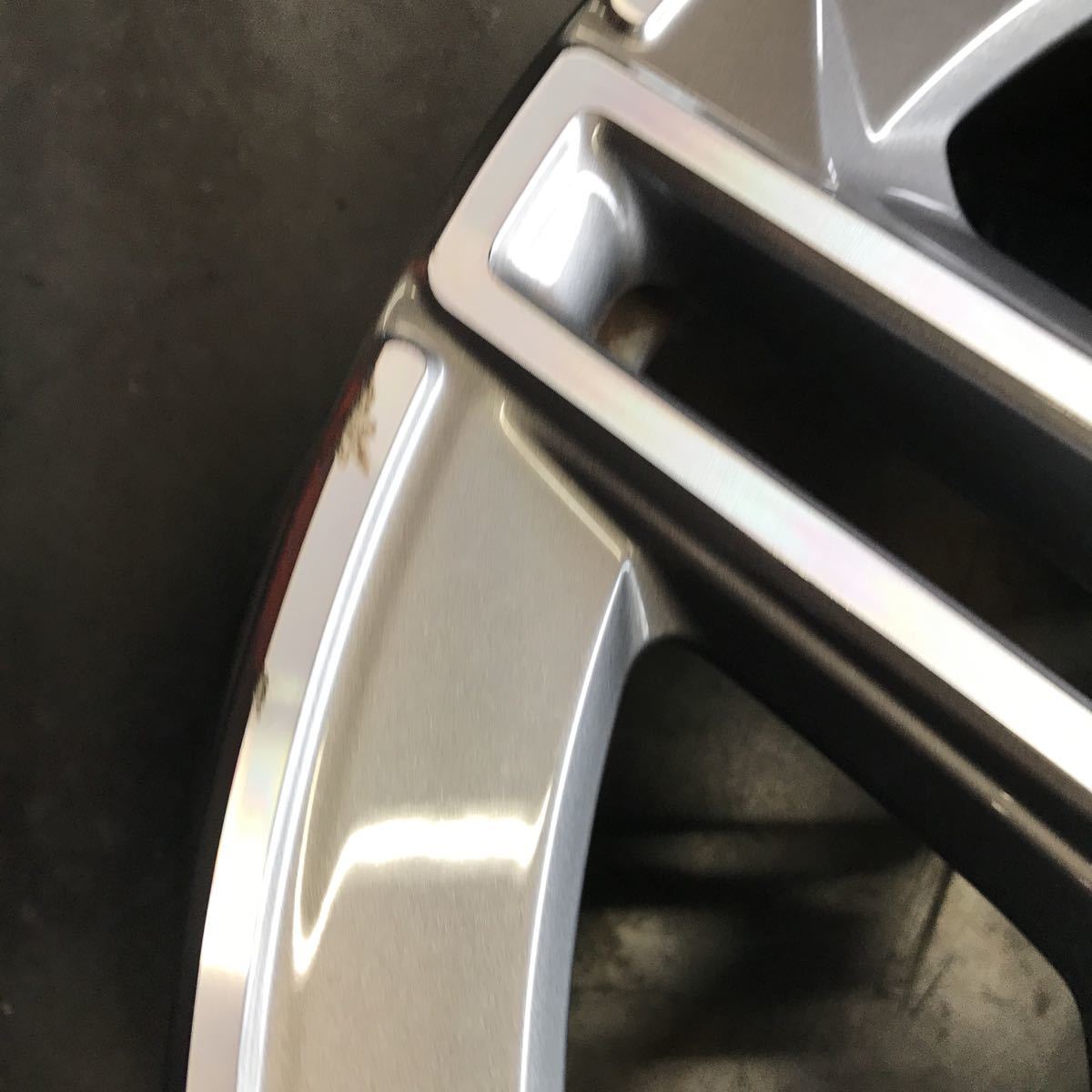 現行メルセデスAクラス　純正18インチホイール1枚　傷少なめ　A180 AMG