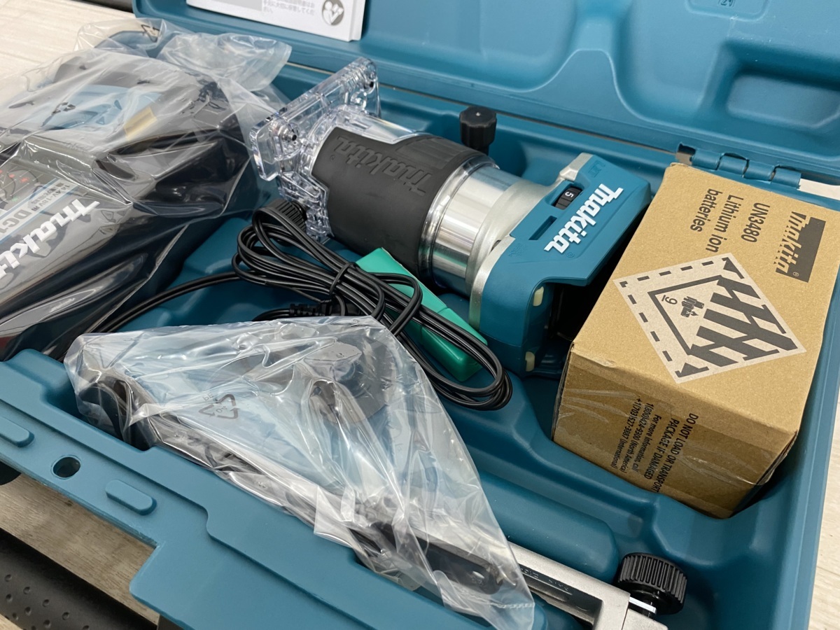 【未使用品】 【店頭併売品】マキタ RT50DRG 18V 充電式トリマ 【006-220716-TA-10-KOI】