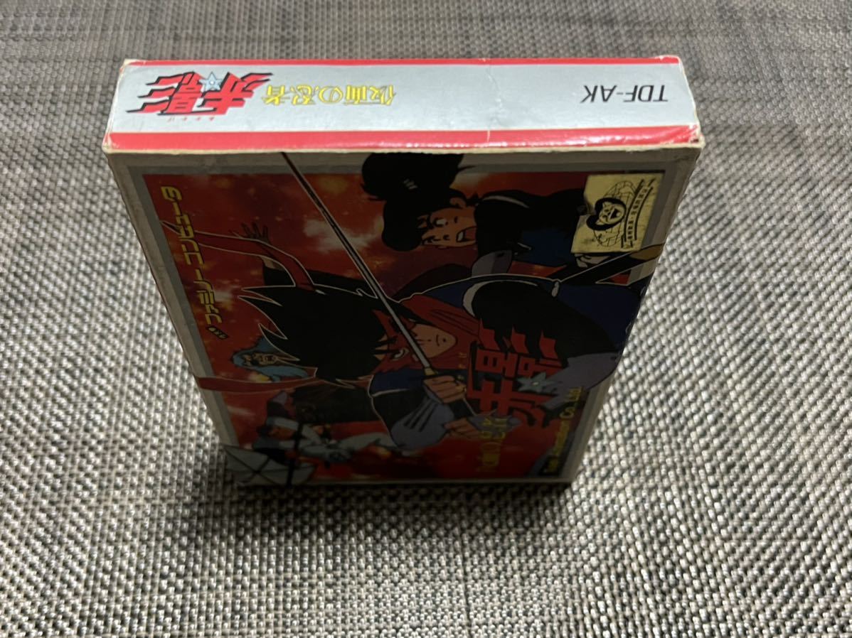 仮面の忍者赤影 ファミコンソフト Fc 東映 箱説付 アクション 売買されたオークション情報 Yahooの商品情報をアーカイブ公開 オークファン Aucfan Com