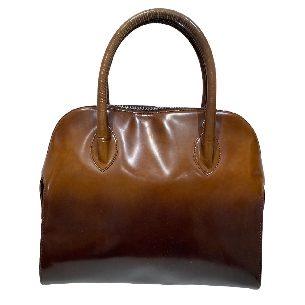 Ferragamo フェラガモ ガンチーニ金具 エナメル 2way ショルダー Ferragamo フェラガモ ガンチーニ金具 エナメル 2way ショルダー