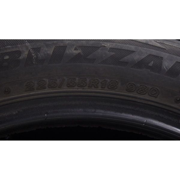 ブリヂストン BLIZZAK DM-V2 225/55R18 4本／2018年製 8~9分山