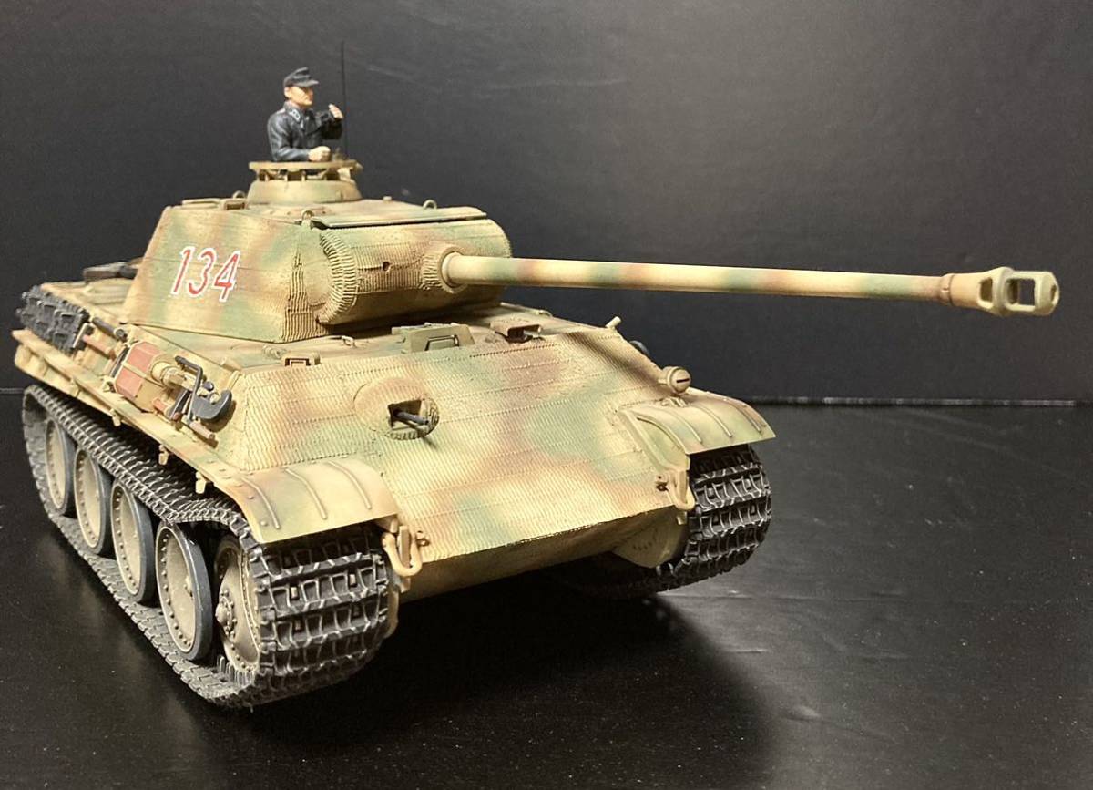 ☆完成品☆ タミヤ 1/35 ドイツ中戦車 パンター G型 初期生産型 w/戦車 