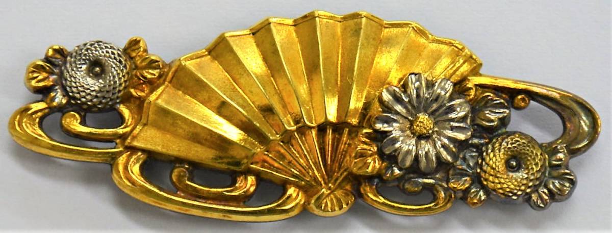 3 帯留め 2点セット 金工 彫金細工 金彩 銀彩 扇子 菊 流水 花 模様 柄 