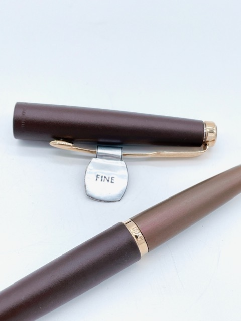 廃盤品】Parker 万年筆50ファルコン ペン先一体型ブラウン軸 U.S.A
