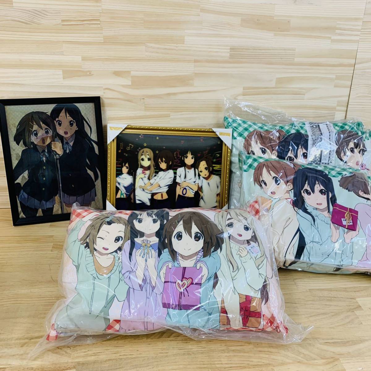 AQ21302 まとめ売り けいおん！ クッション 3Dポスター 平沢唯 秋山澪 