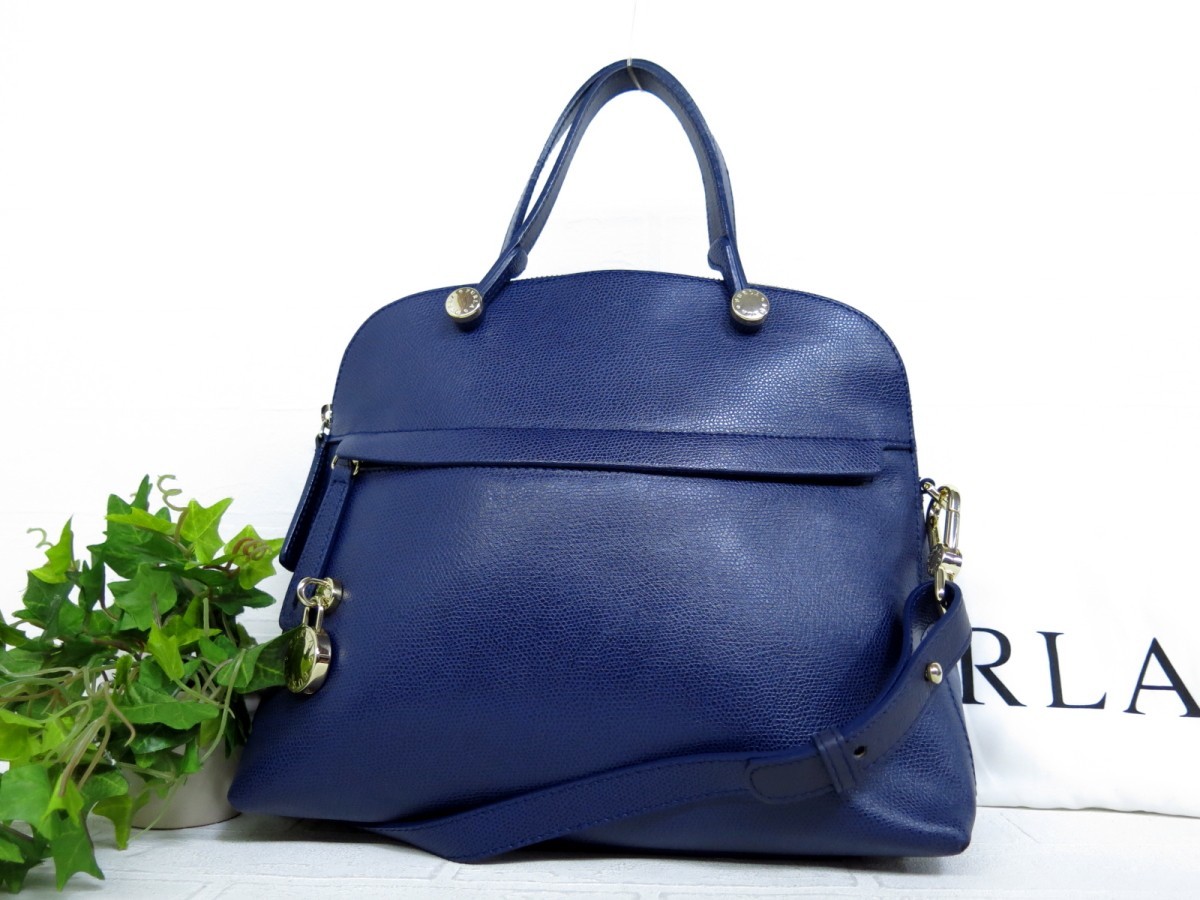  FURLA フルラ カーフ レザー 本革 2way ハンド ショルダー バッグ ネイビー ゴールド金具 肩掛け N3750(ハンドバッグ)｜売買されたオークション情報、yahooの商品情報をアーカイブ公開 - オークフ ハンドバッグ