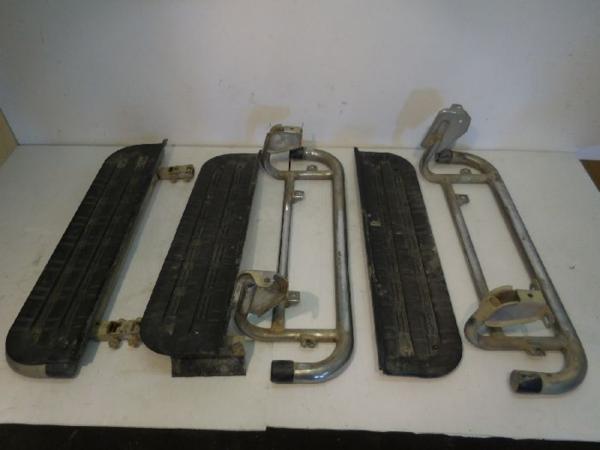 品 デリカ（ＰＤ6Ｗ）サイドステップ1台分 *K002992