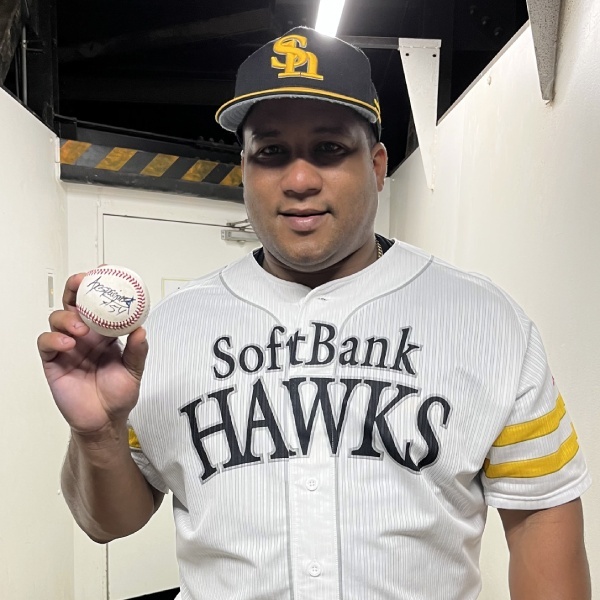 ソフトバンクホークス公式 54アルフレド デスパイネ選手 直筆サイン入り ユニフォーム 1着 9 23 金祝 ペアチケット Brandsynariourdu Com