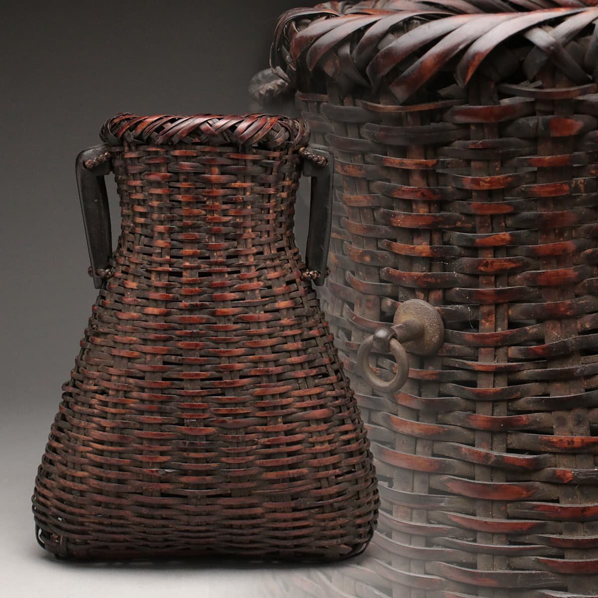 EE674 時代竹花篭 煤竹網代編木耳掛花入 高30cm 竹落し付