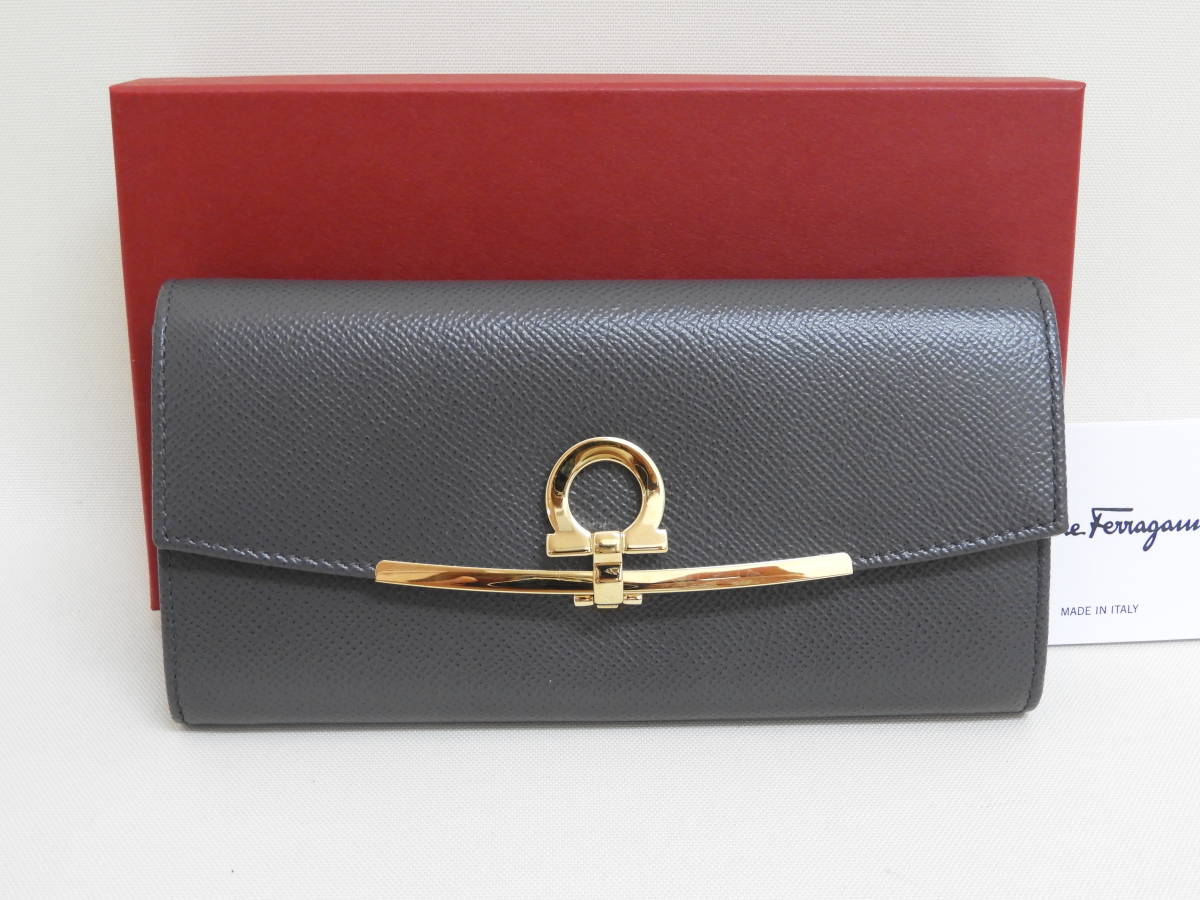 長財布 フェラガモ ガンチーニ 未使用 FERRAGAMO パスケース付き 