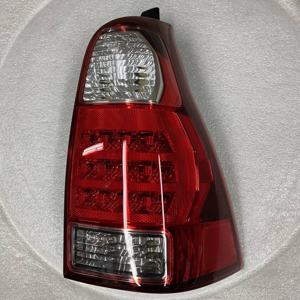 ハイラックスサーフ 後期 右 テール テールランプ TRN210 215 VZN RZN 