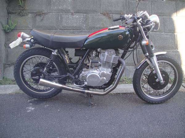 SR400 1JR 旧車ですが、良く走ります。