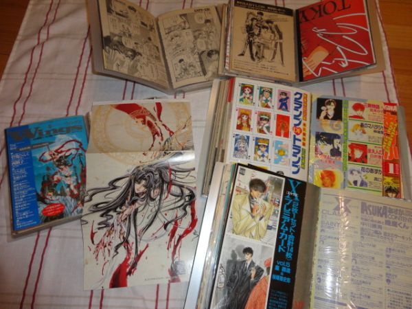 CLAMP X 雑誌切り抜き計8枚 CLAMP掲載雑誌 切り抜きセット（約30年前～）＋トレカ・グッズ等 X・聖