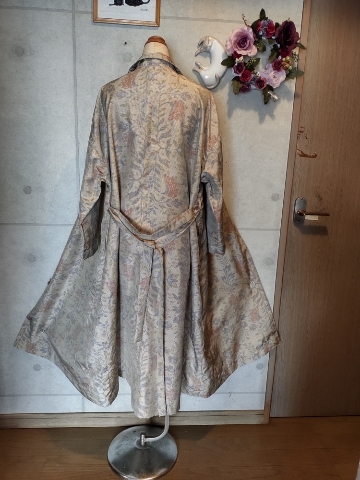 着物リメイク 大島紬「白大島」 ロングコートワンピース｜女性和服、着物