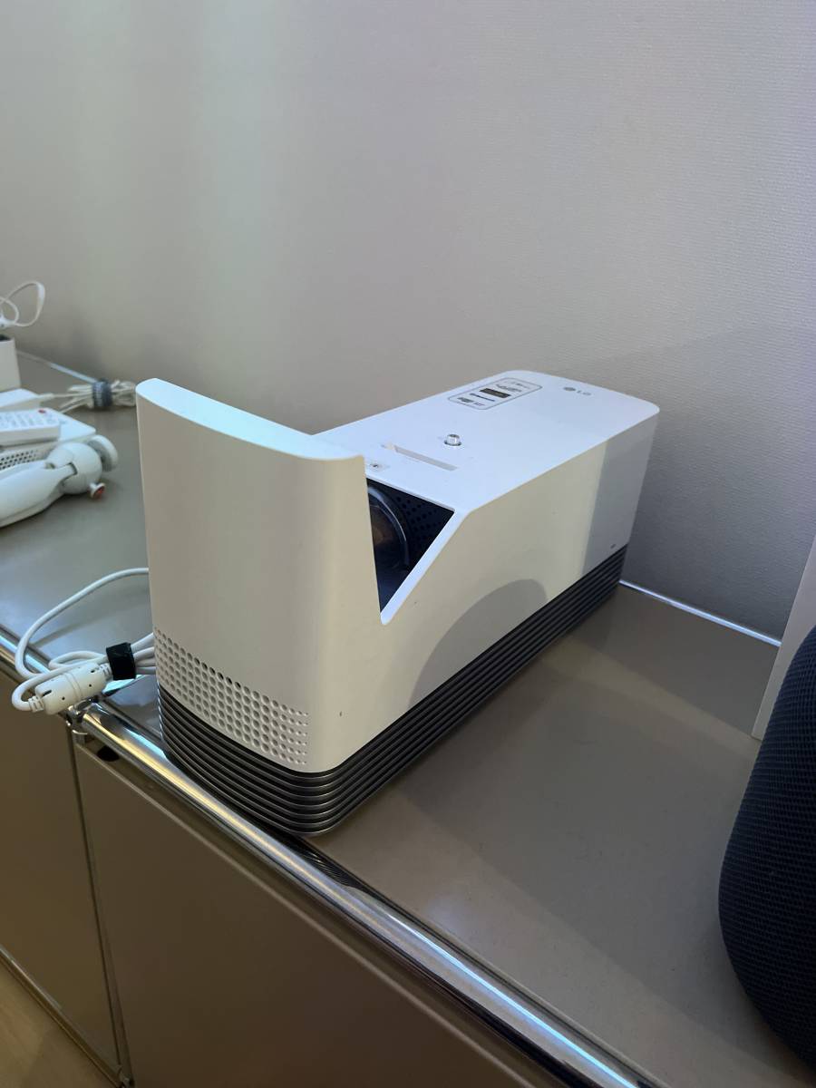 LG HF85JG 超短焦点プロジェクター 公式】わずか20cmの距離で120インチ