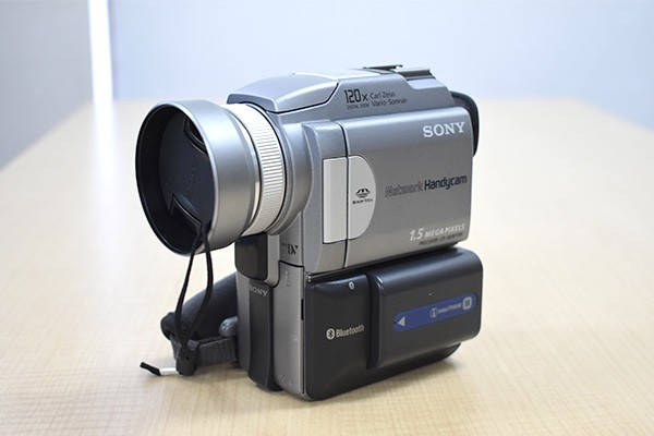 低価，安い み SONY DCR-PC120 ソニー デジタルビデオカメラ mini DV ハンディカム(ソニー)｜売買されたオークション情報、yahooの商品情報をアーカイブ公開 - オークファン ソニー