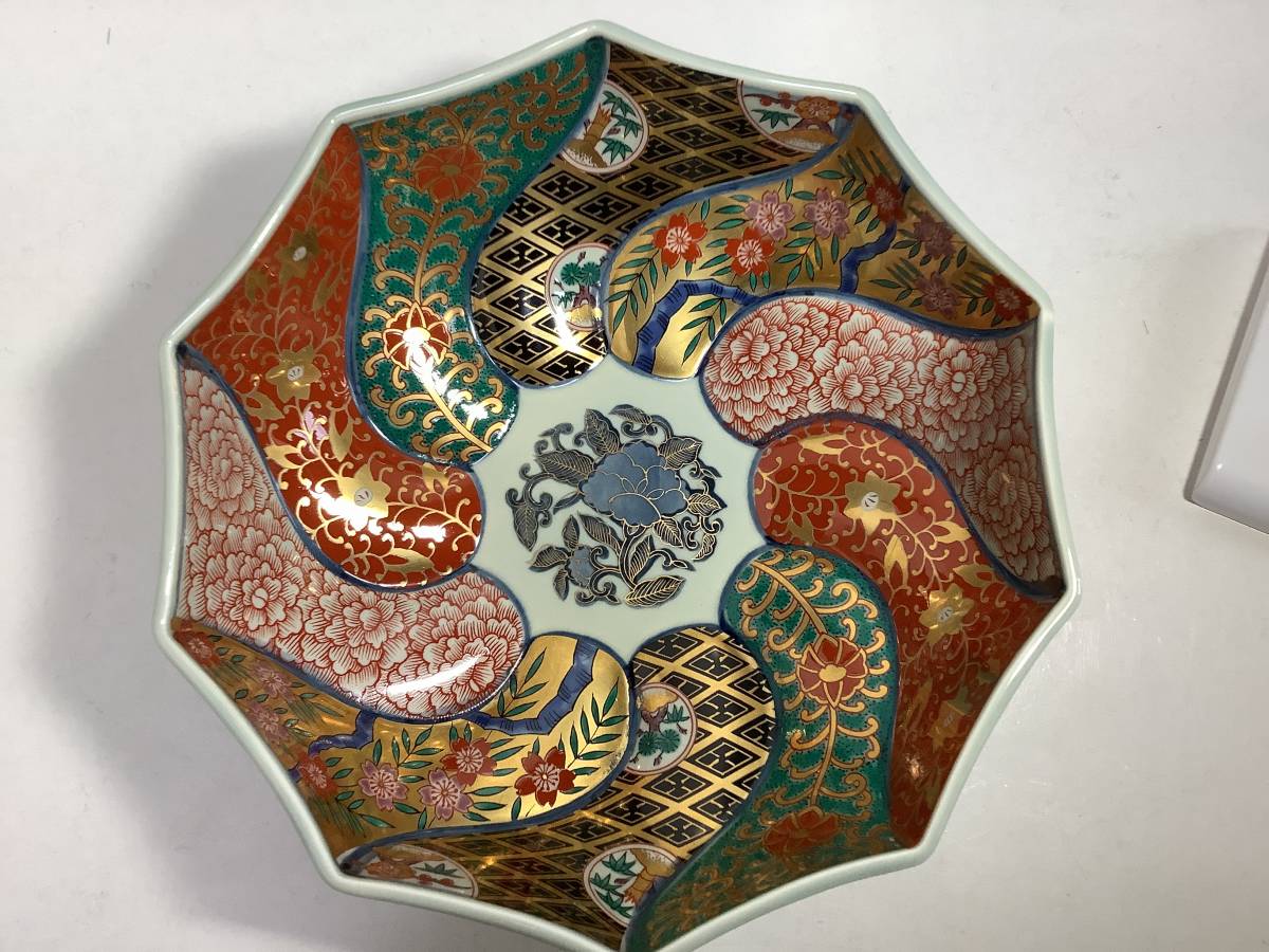 波佐見焼 林九郎作／色絵祥瑞 捻り盛鉢／(色絵)｜売買された