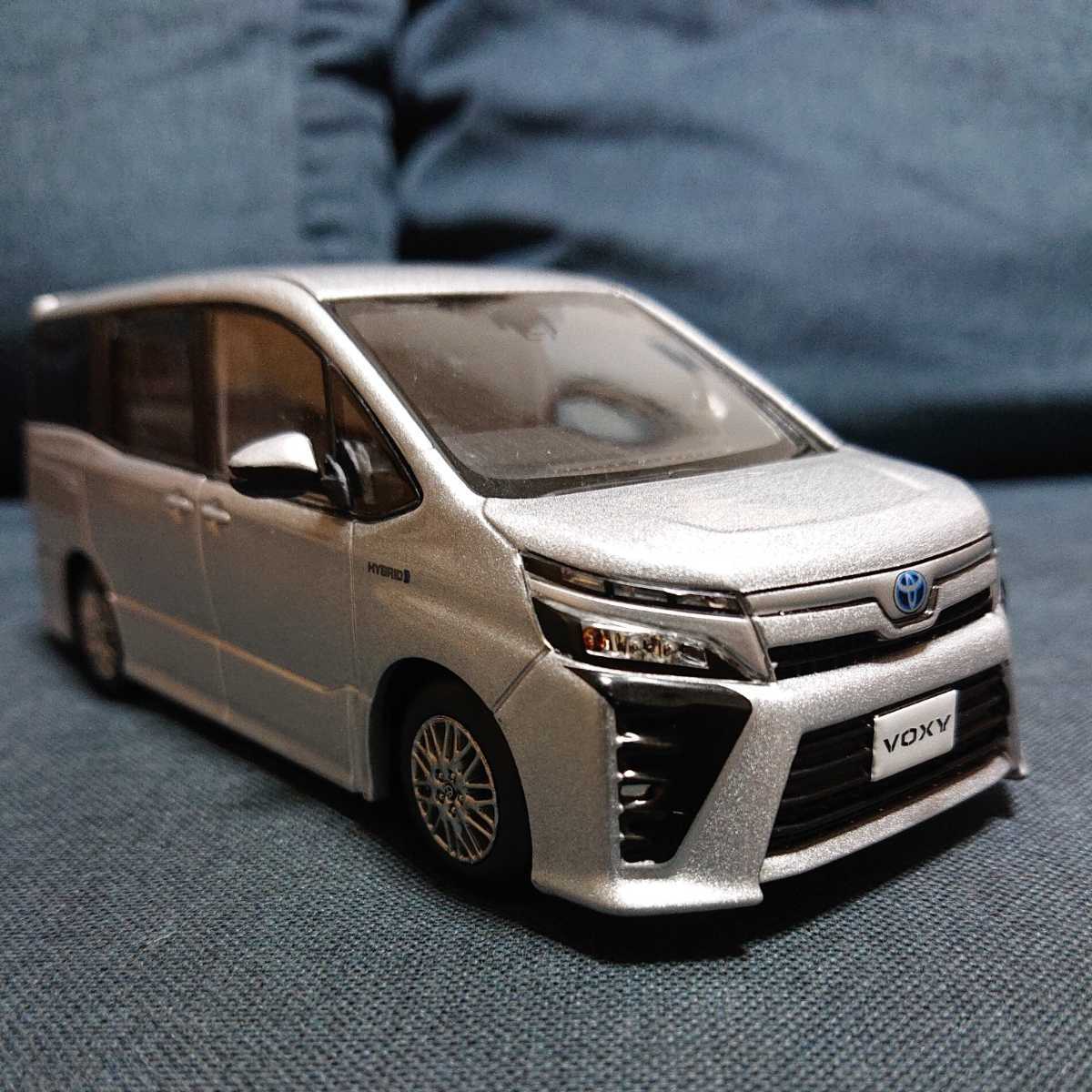 1⁄30 トヨタ ヴォクシー カラーサンプル ミニカー Yahoo!オークション