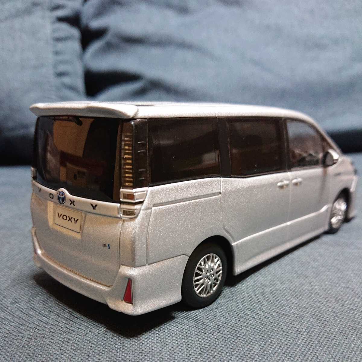 1⁄30 トヨタ ヴォクシー カラーサンプル ミニカー Yahoo!オークション