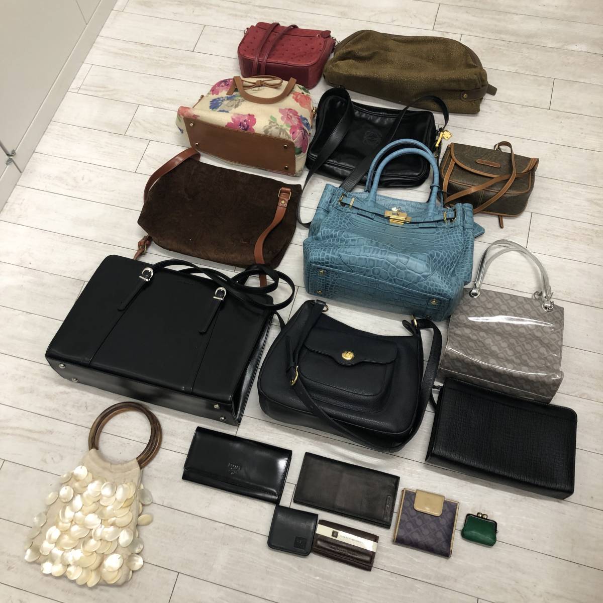 人気，限定セール レディース ショルダーバッグ/ハンドバッグおまとめ ADMJ クロコ型ハンドバッグ Kate spade/ケイトスペード 2WAYバッグ etc 13152(ハンドバッグ)｜売買されたオークション情報、yahooの商品情報をア かばん、バッグ