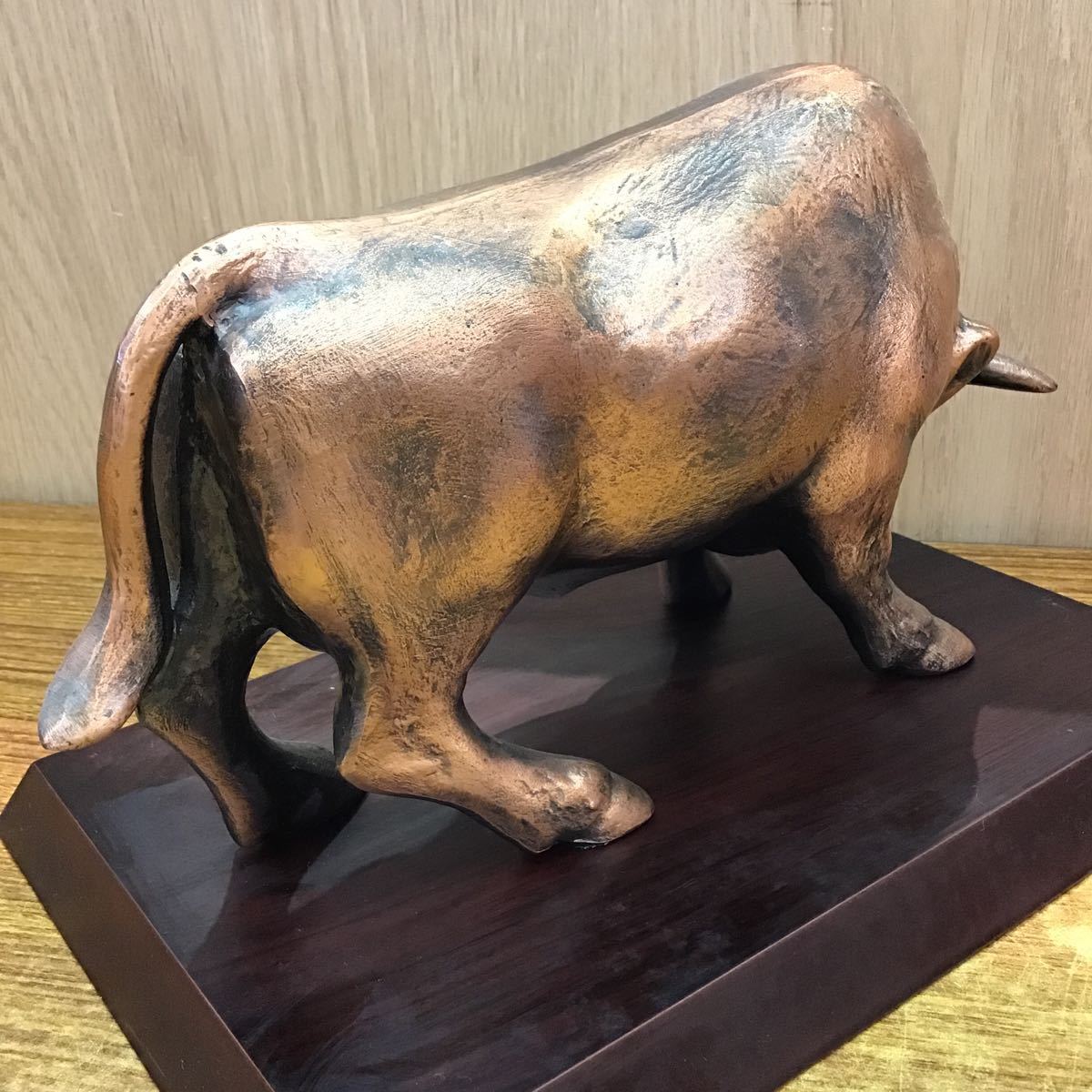 金属美術工芸品】工藤健 作 丑置物「曜」ブロンズ 像 動物 彫刻