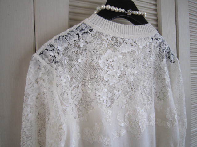 クローゼット整理!ERMANNO SCERVINO 100%virgin wool&100%polyester レース&刺繍入り 長袖トップス 42(40細身)試着のみ未使用 SCERVINO 0 レディースファッション 整理整頓のプロが伝授、おうち時間にクローゼットを美しく Ermanno 衣替えに合わせて実践したい、デンマーク式クローゼット整理術