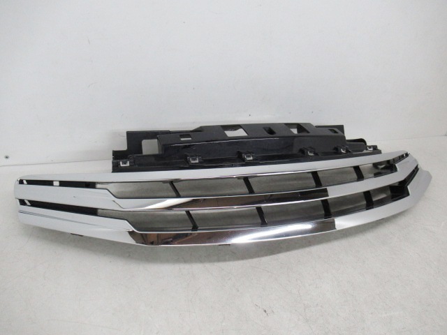 【即決有】 日産 デイズ ライダー B21W 前期 純正 フロントグリル メッキ 62310 8A00A (n059428)