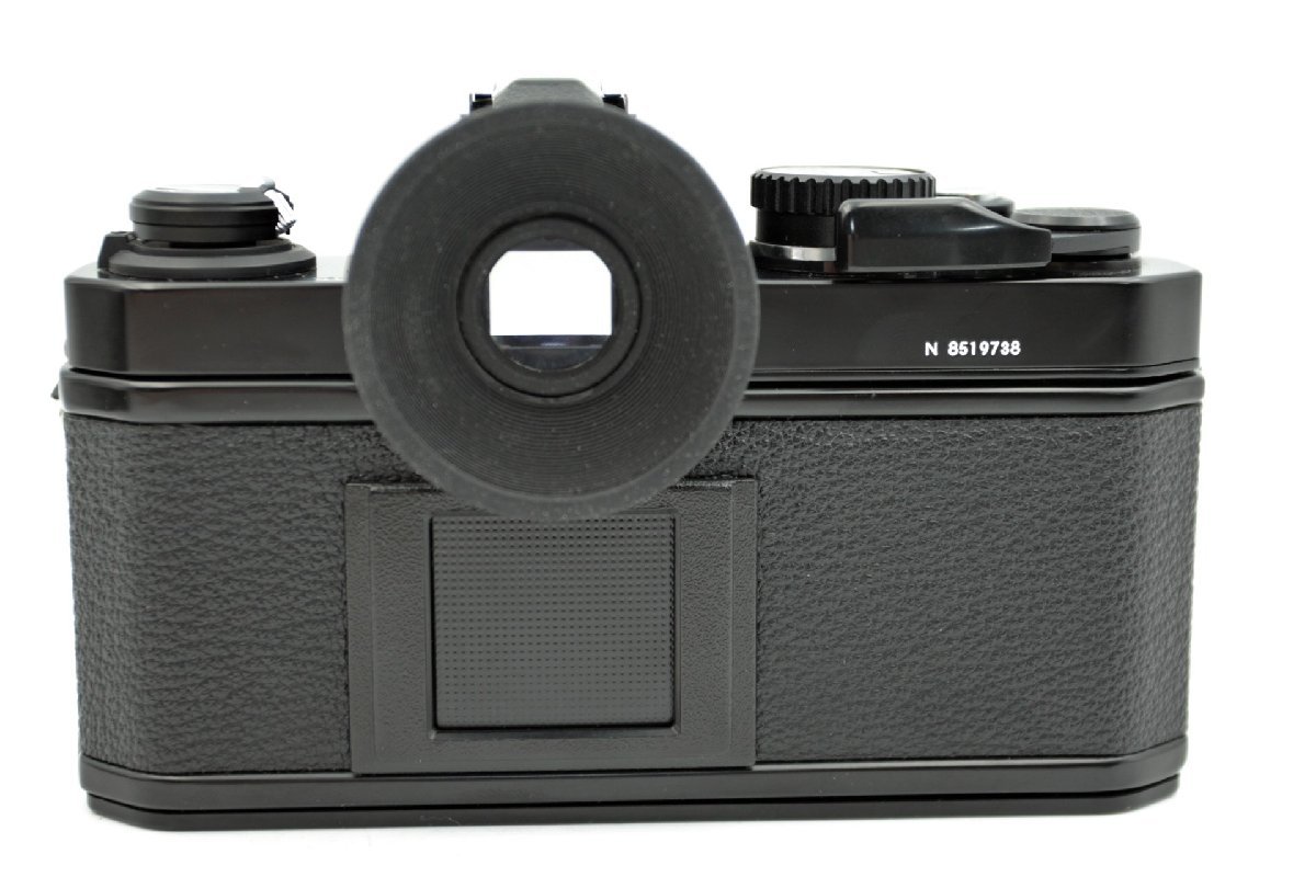 Nikon ニコンFM2とNEWFM2（前期・後期）の見た目の違いと見分け方を 